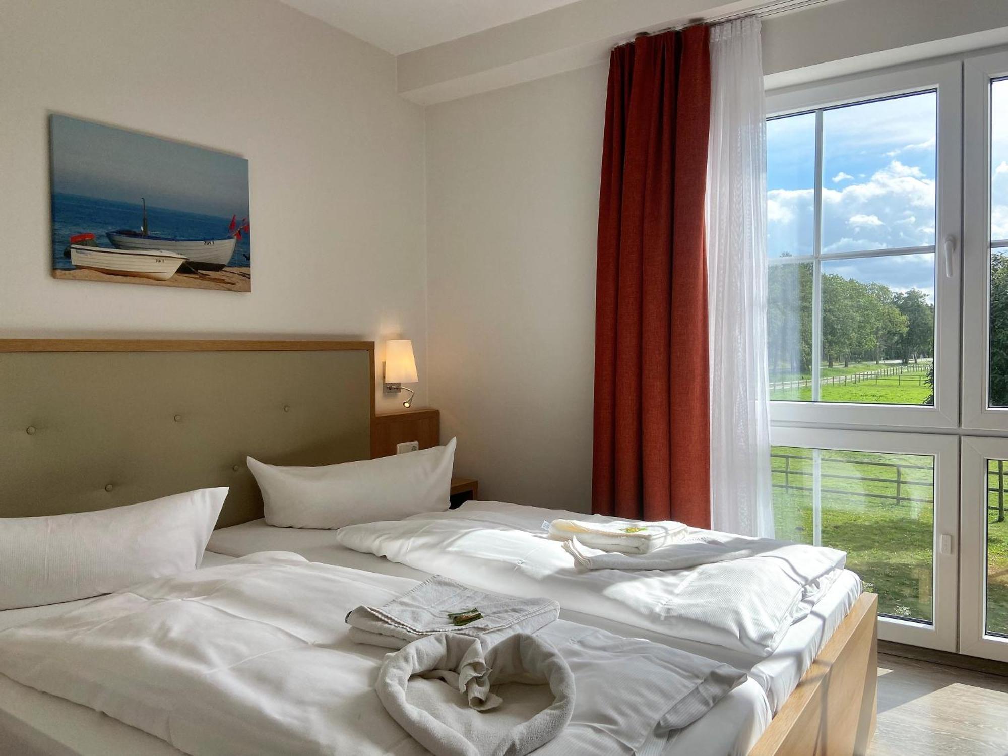 Friesenhof Hotel-Restaurant-Reitanlage Trassenheide Zewnętrze zdjęcie