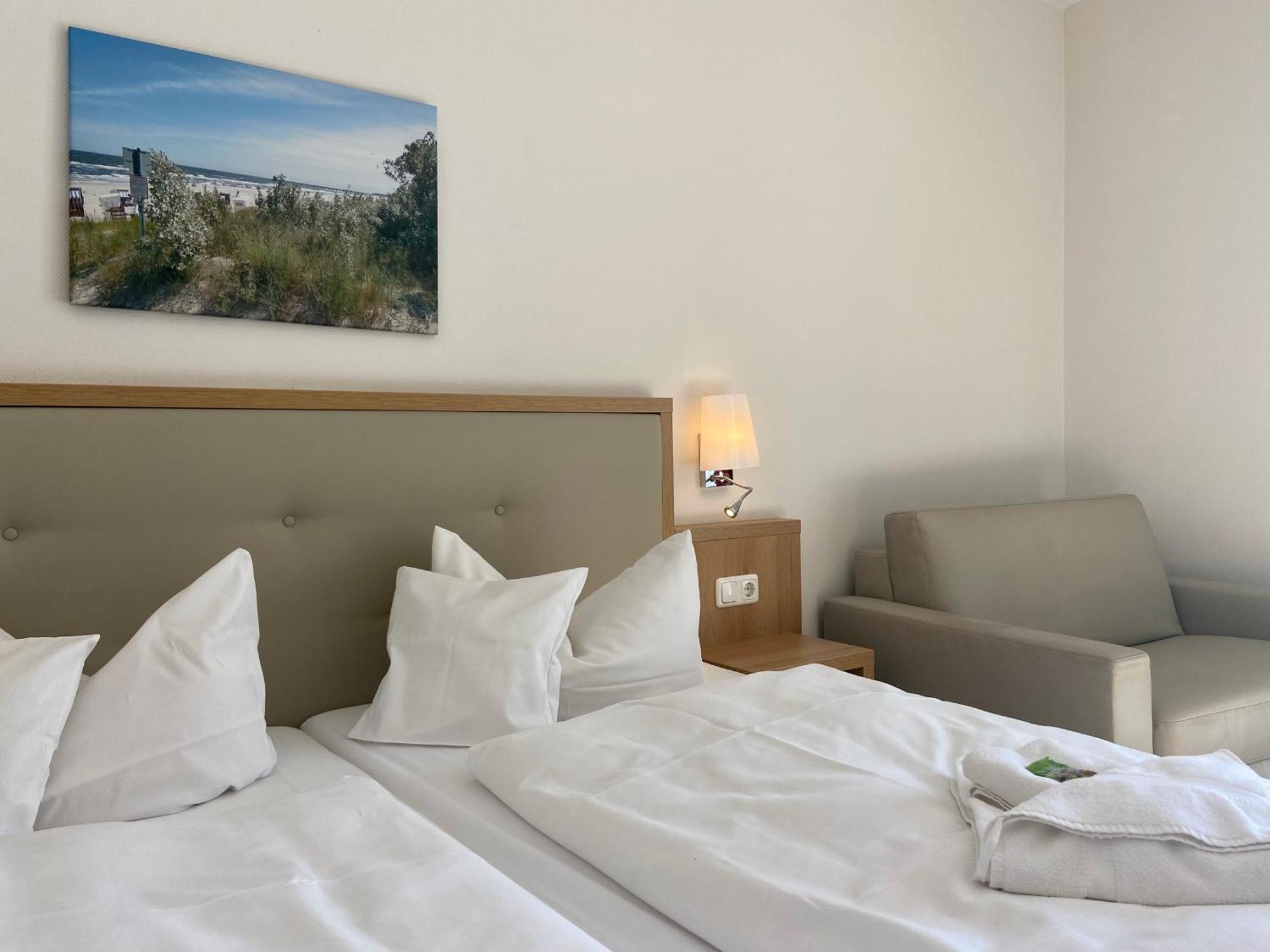 Friesenhof Hotel-Restaurant-Reitanlage Trassenheide Zewnętrze zdjęcie